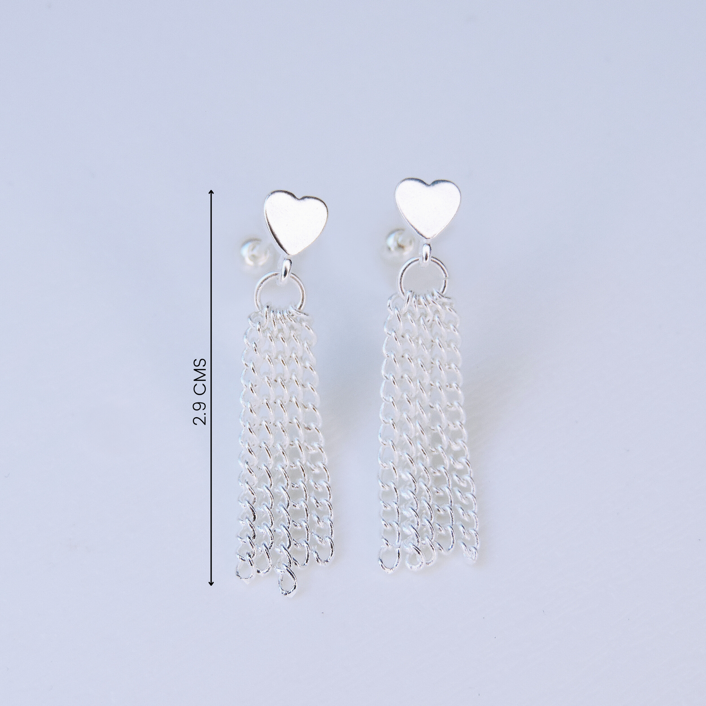 Aretes De Corazón Mini Con Tiras Colgantes