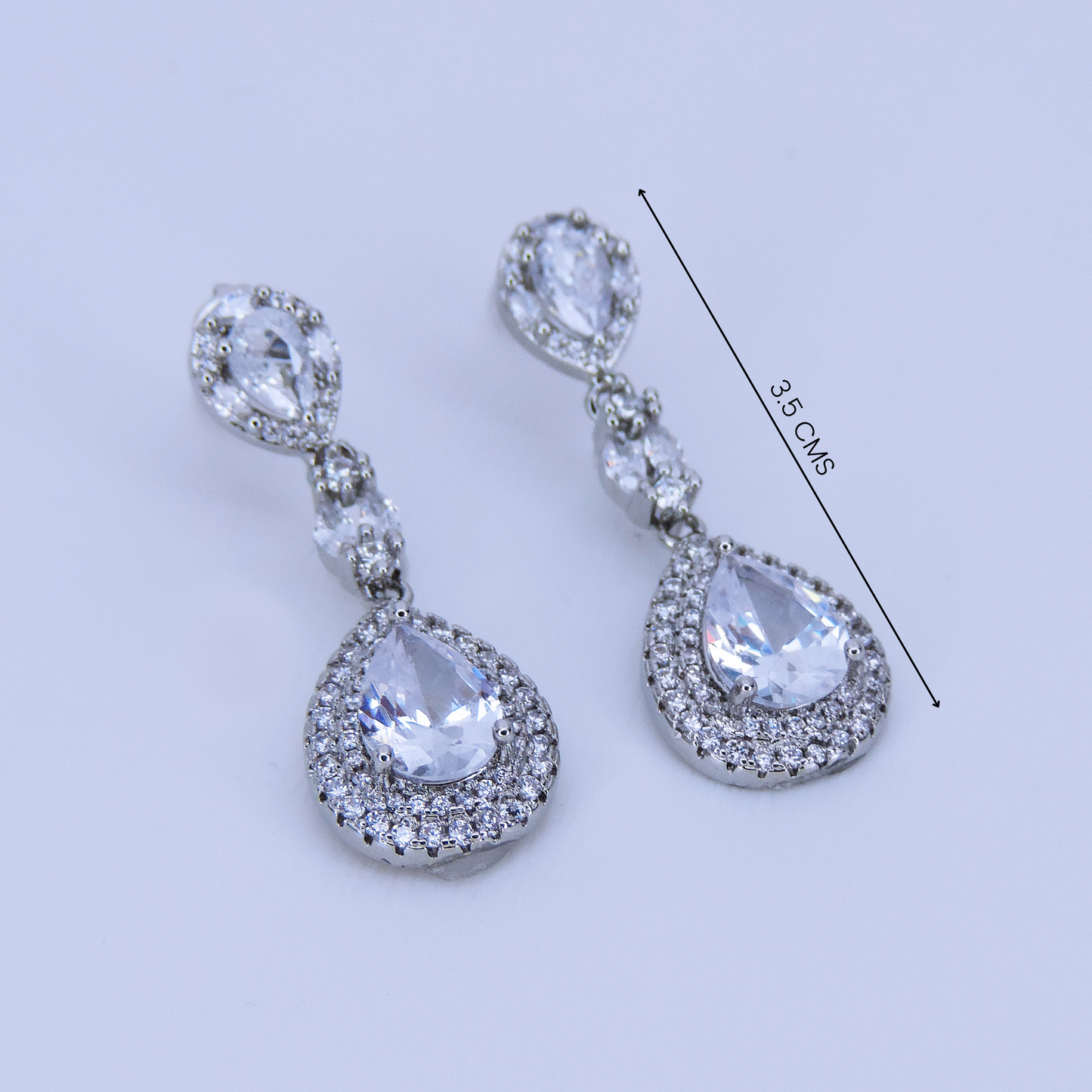 Aretes Colgantes Con Piedra De Gota Brillantes