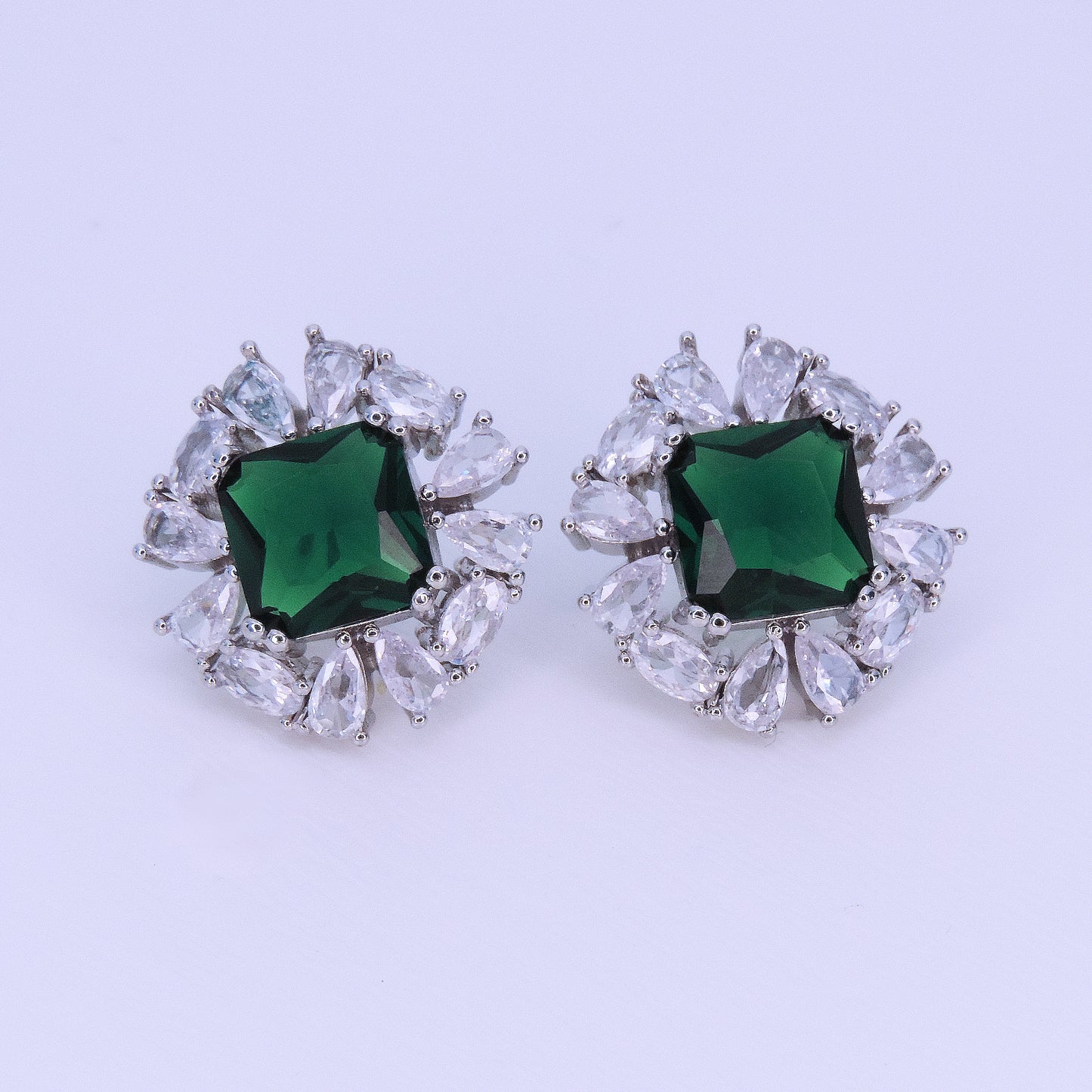 Aretes Elegantes Con Piedra Verde Esmeralda